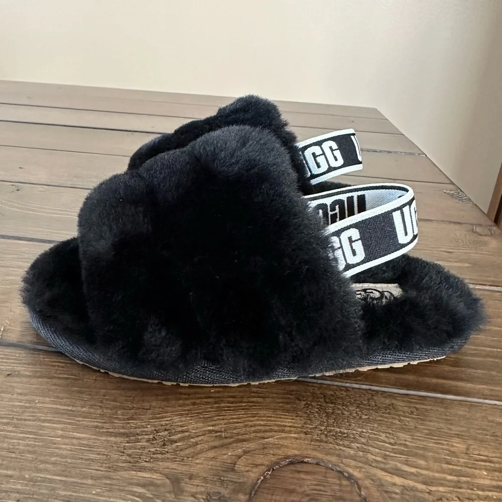 UGG Toddler Size 8 Black Fluff Yeah Fur Slide
